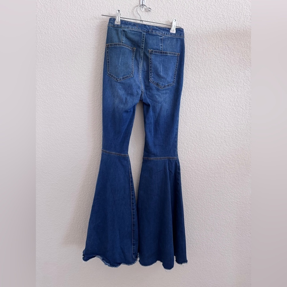 Free People Women's Blue Wide Flared Jeans Boho Frayed Hem Size 25 - Picture 4 of 11